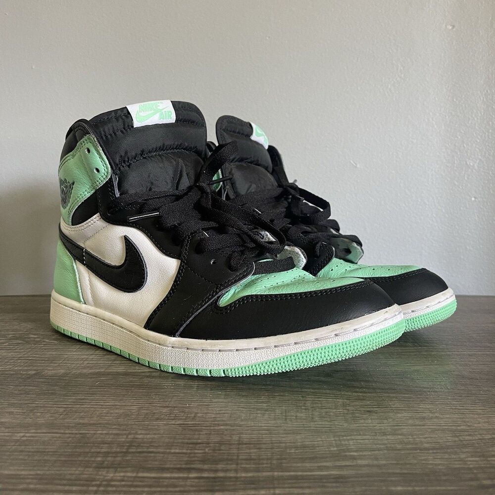 Nike Air Jordan 1 Retro Men’s High Green Glow Sneaker Shoes DZ5485-130 Size 10 - Picture 1 of 8